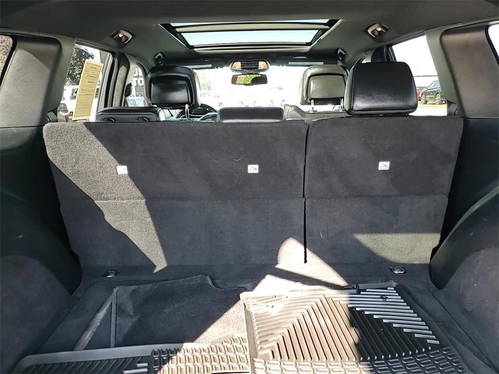 used 2015 Jeep Grand Cherokee car, priced at $14,100