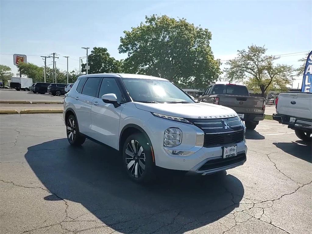 new 2025 Mitsubishi Outlander car