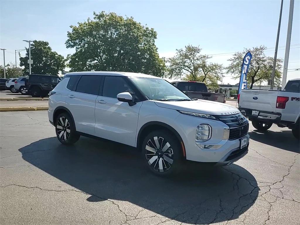 new 2025 Mitsubishi Outlander car