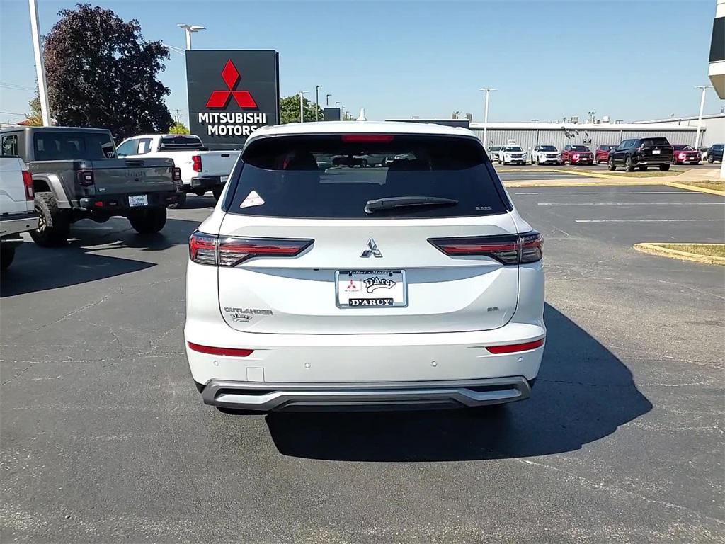 new 2025 Mitsubishi Outlander car