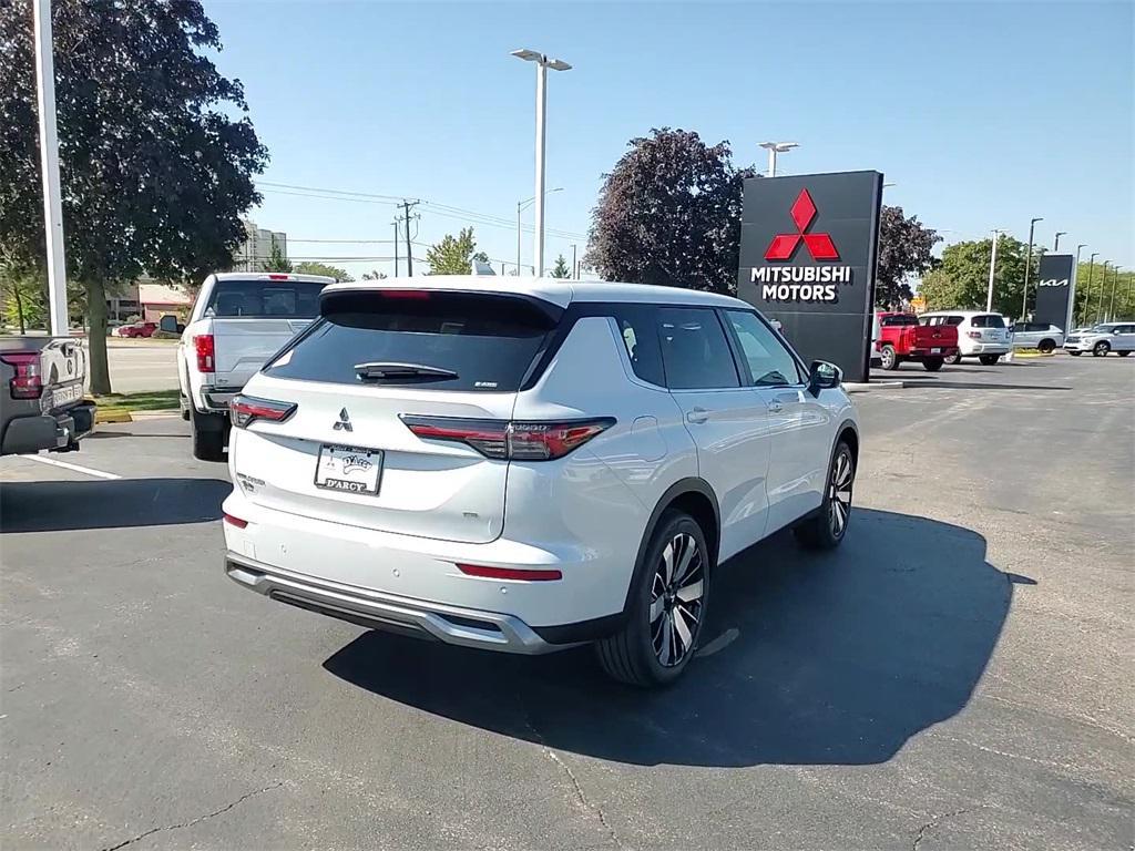 new 2025 Mitsubishi Outlander car
