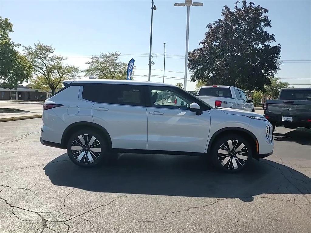 new 2025 Mitsubishi Outlander car