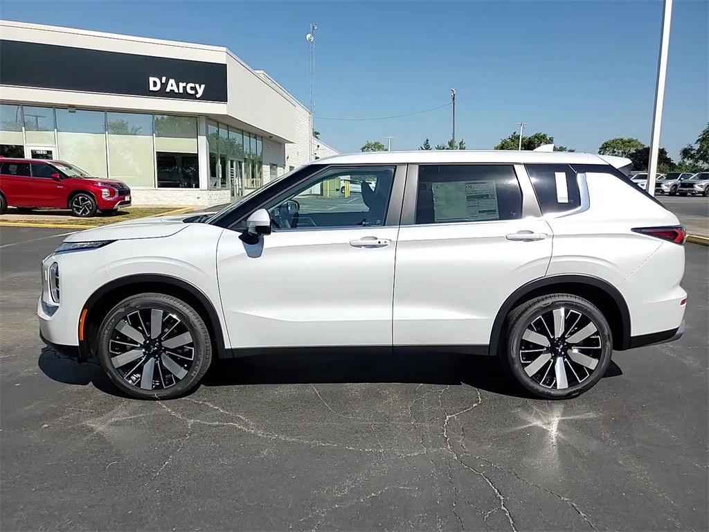 new 2025 Mitsubishi Outlander car