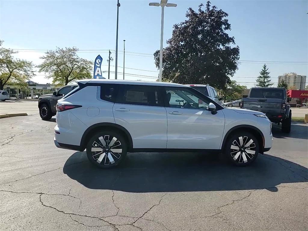 new 2025 Mitsubishi Outlander car