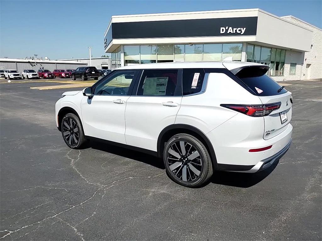 new 2025 Mitsubishi Outlander car