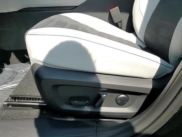 new 2025 Mitsubishi Outlander car, priced at $37,880