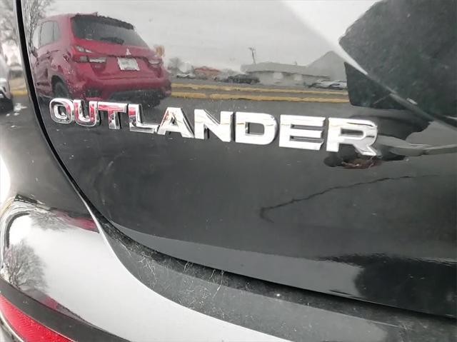 new 2024 Mitsubishi Outlander car, priced at $39,069