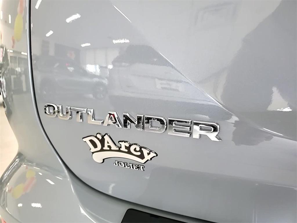 new 2025 Mitsubishi Outlander car, priced at $42,060