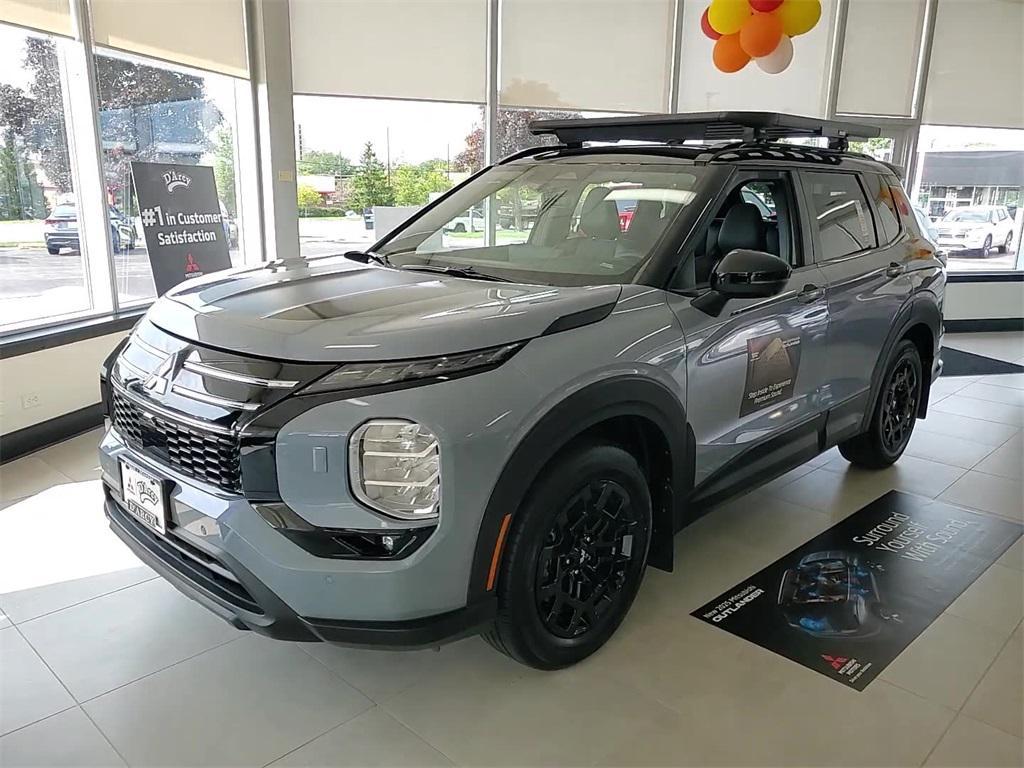 new 2025 Mitsubishi Outlander car, priced at $42,060