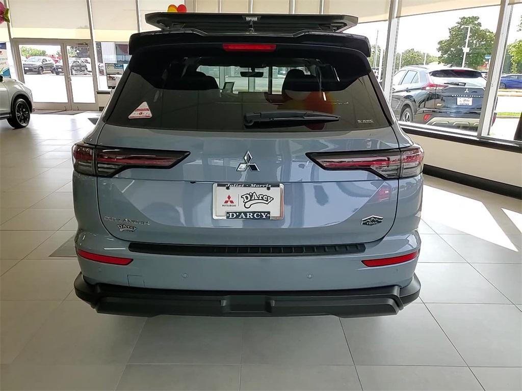 new 2025 Mitsubishi Outlander car, priced at $42,060