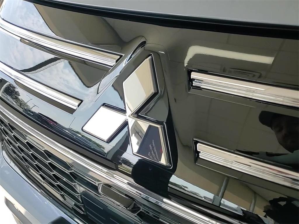 new 2025 Mitsubishi Outlander car, priced at $42,060