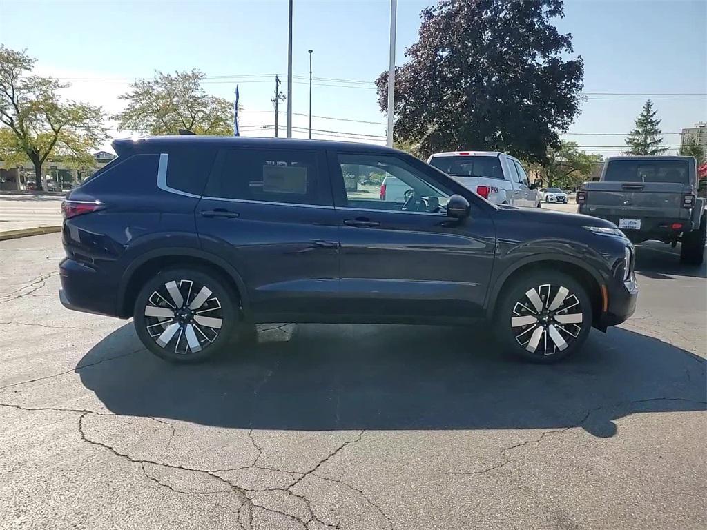 new 2025 Mitsubishi Outlander car