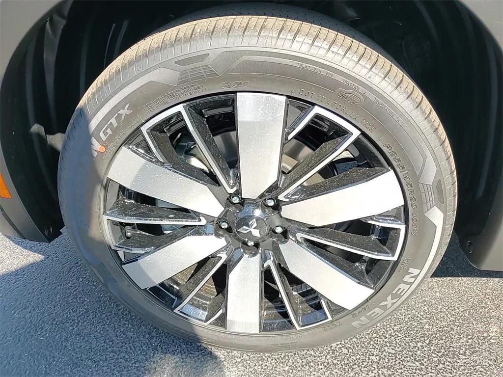 new 2025 Mitsubishi Outlander car
