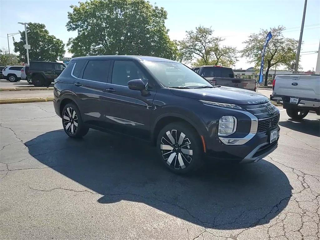 new 2025 Mitsubishi Outlander car