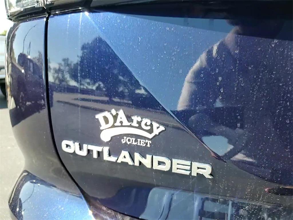 new 2025 Mitsubishi Outlander car