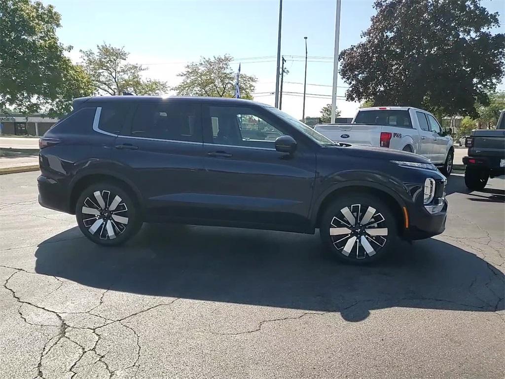 new 2025 Mitsubishi Outlander car
