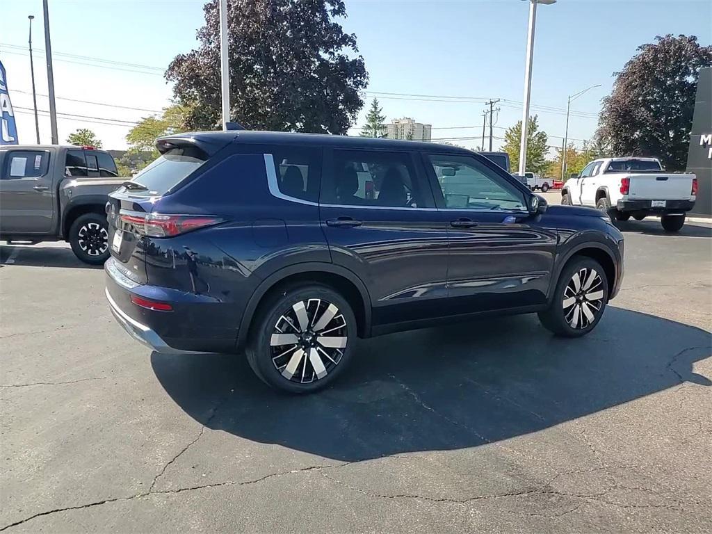 new 2025 Mitsubishi Outlander car