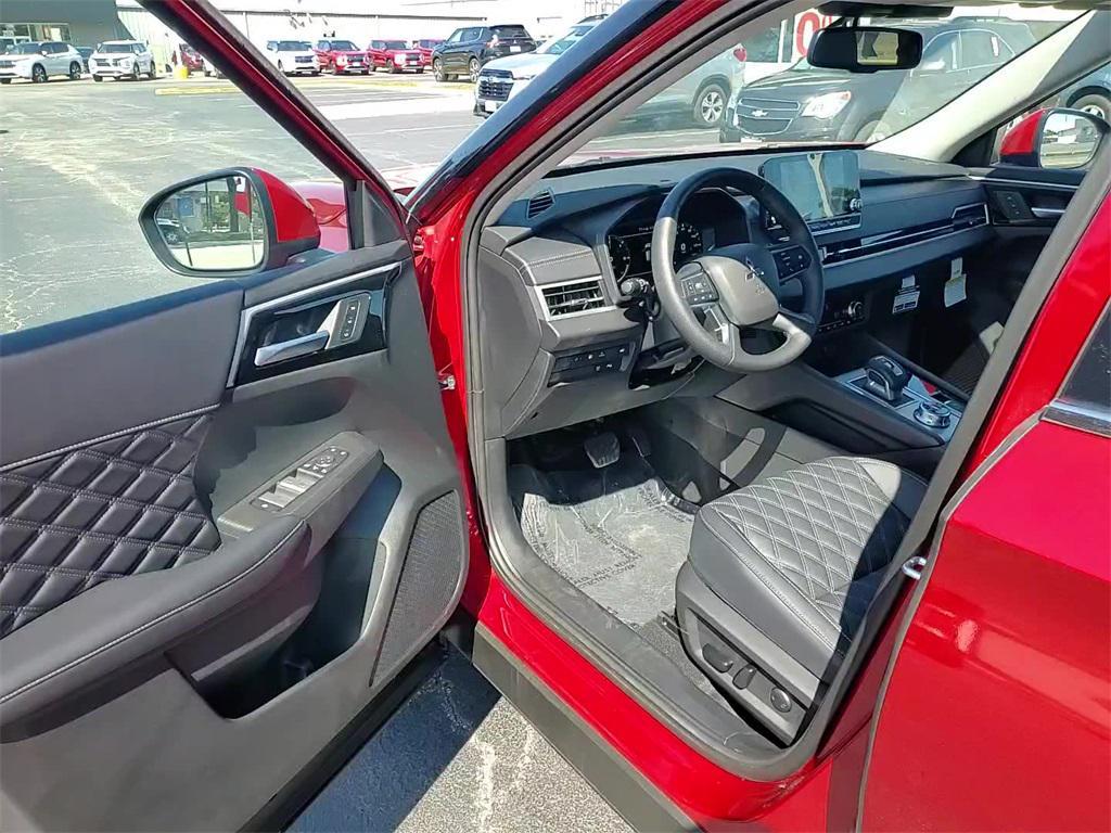 new 2025 Mitsubishi Outlander PHEV car, priced at $45,905