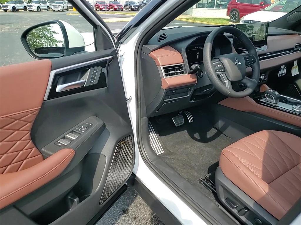 new 2025 Mitsubishi Outlander car, priced at $44,995