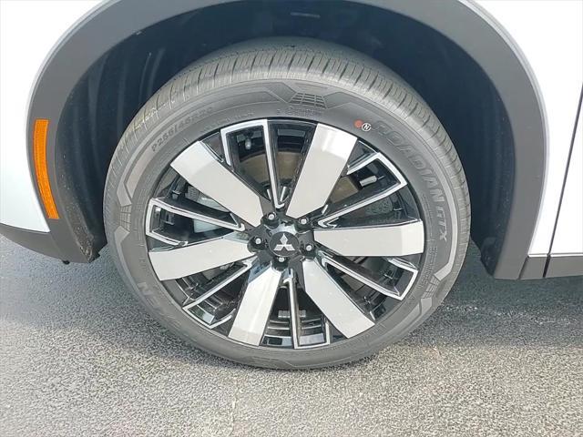 new 2025 Mitsubishi Outlander car, priced at $36,380
