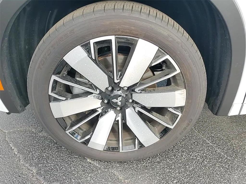 new 2025 Mitsubishi Outlander car, priced at $45,200