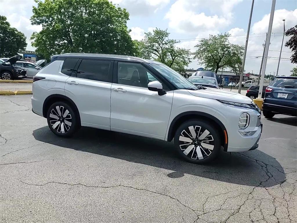 new 2025 Mitsubishi Outlander car, priced at $45,200