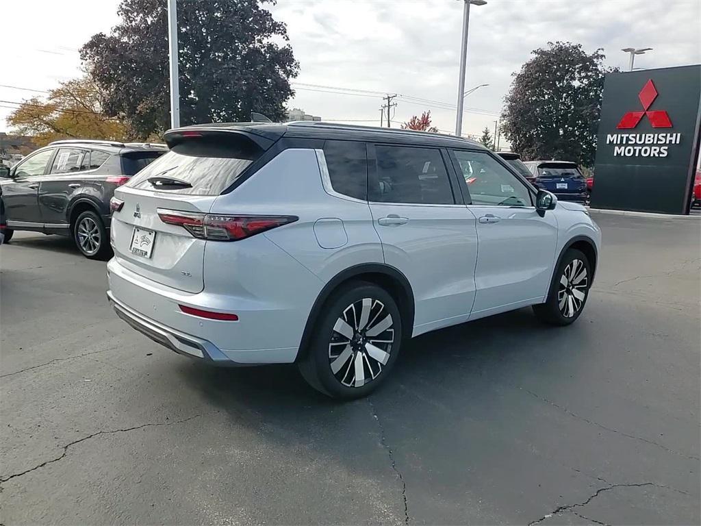 new 2025 Mitsubishi Outlander car, priced at $45,200
