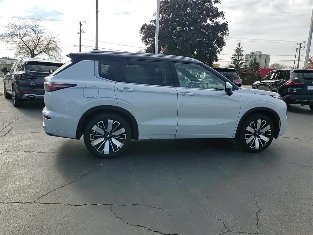 new 2025 Mitsubishi Outlander car, priced at $45,200