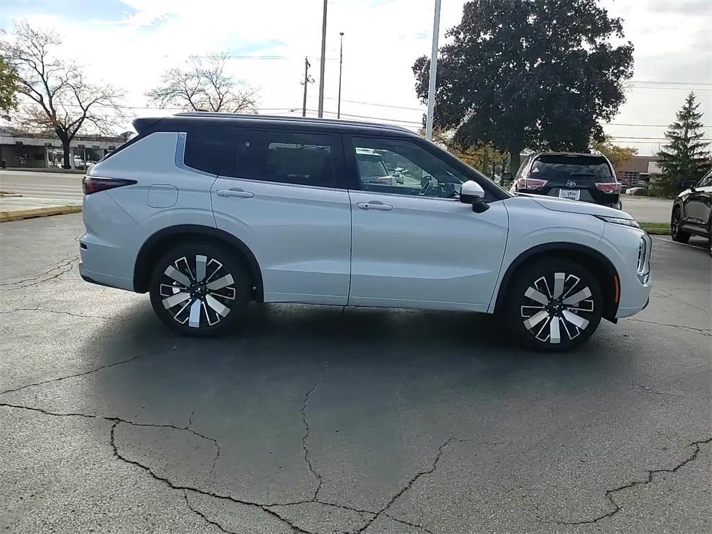 new 2025 Mitsubishi Outlander car, priced at $45,200