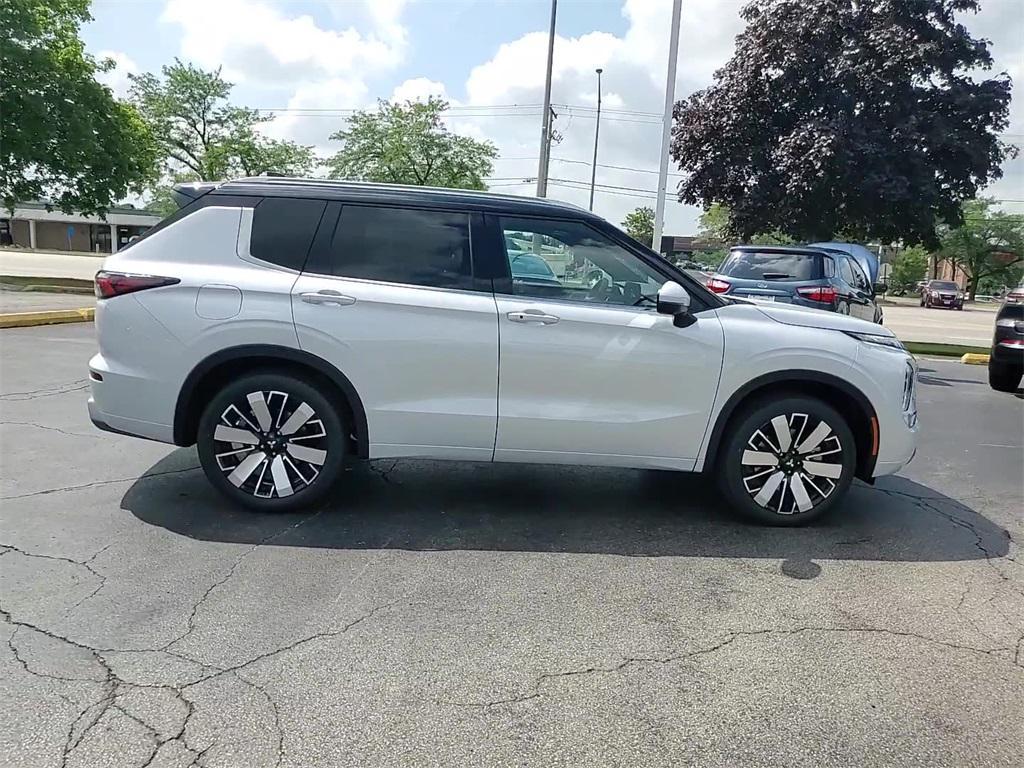 new 2025 Mitsubishi Outlander car, priced at $45,200