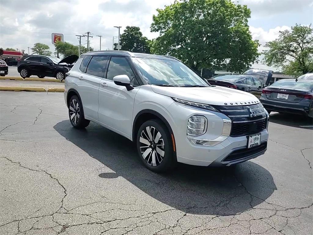 new 2025 Mitsubishi Outlander car, priced at $45,200