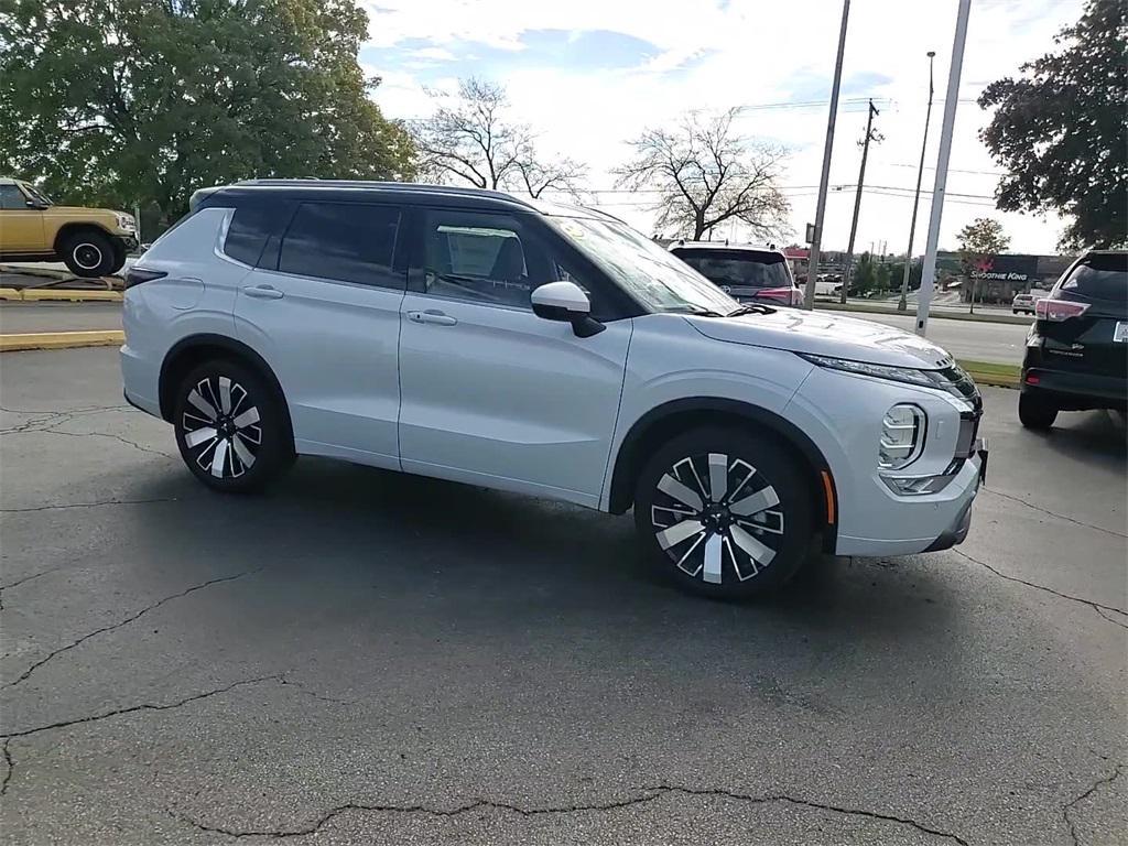 new 2025 Mitsubishi Outlander car, priced at $45,200