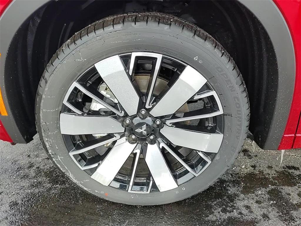 new 2025 Mitsubishi Outlander car, priced at $44,875