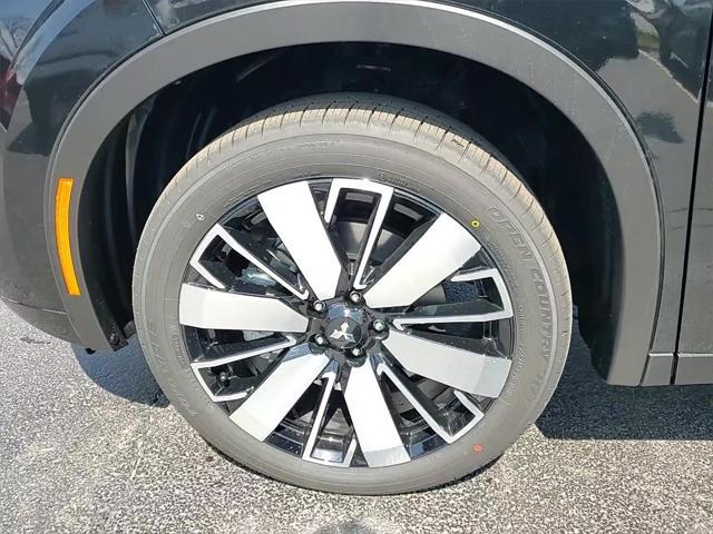 new 2025 Mitsubishi Outlander car, priced at $42,035