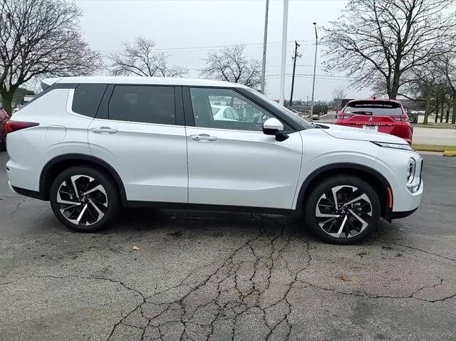 new 2024 Mitsubishi Outlander car, priced at $32,995