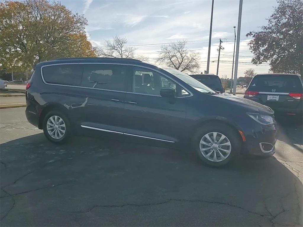 used 2017 Chrysler Pacifica car, priced at $11,995