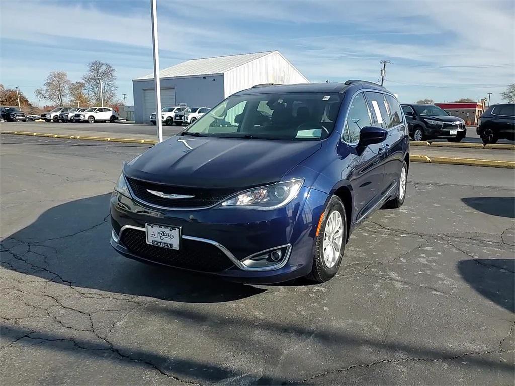 used 2017 Chrysler Pacifica car, priced at $11,995