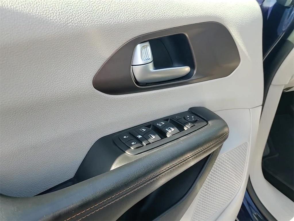 used 2017 Chrysler Pacifica car, priced at $11,995