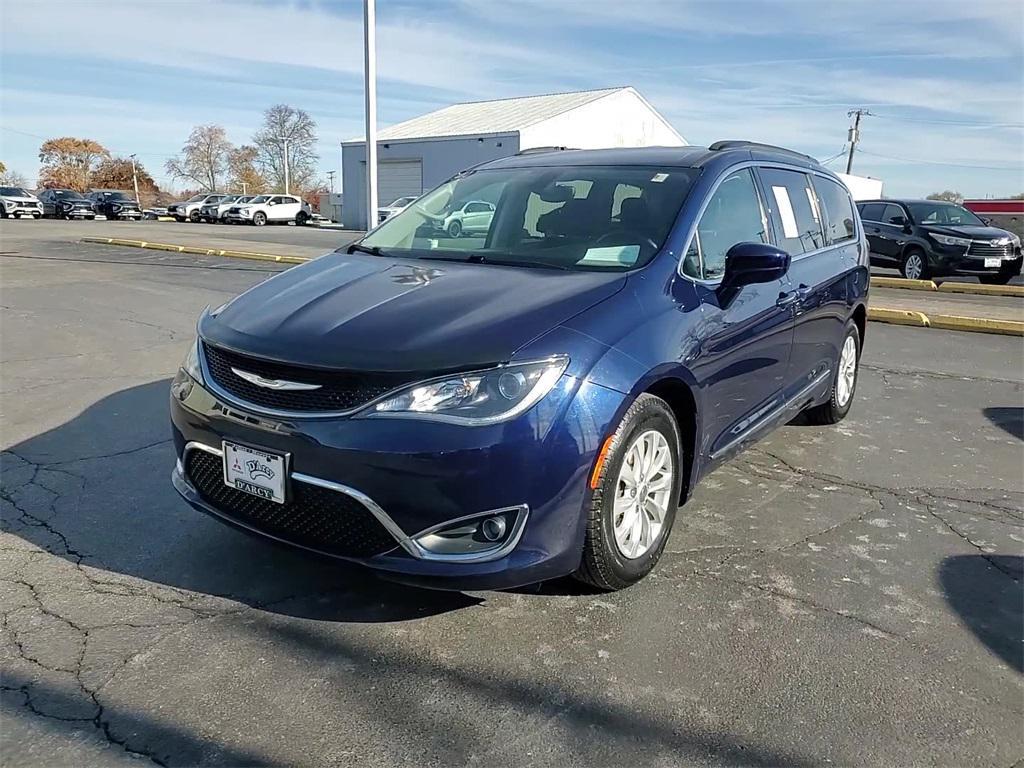 used 2017 Chrysler Pacifica car, priced at $11,995
