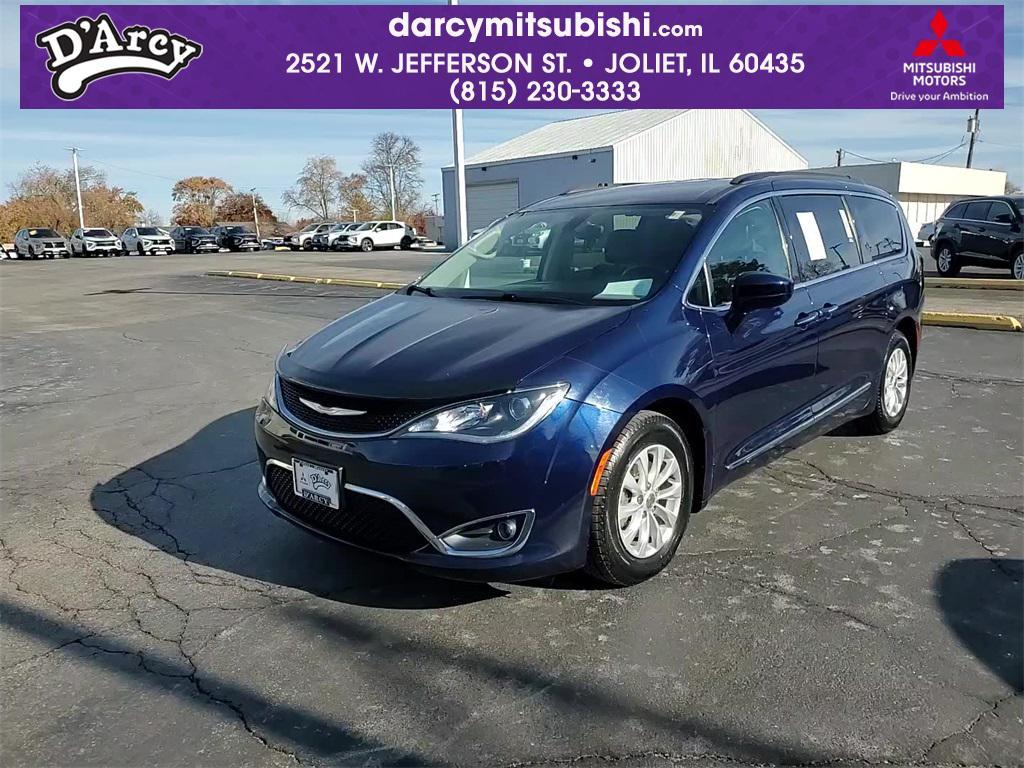 used 2017 Chrysler Pacifica car, priced at $11,995