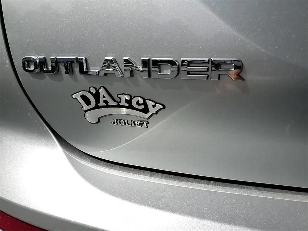 new 2025 Mitsubishi Outlander car