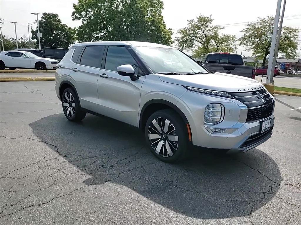new 2025 Mitsubishi Outlander car