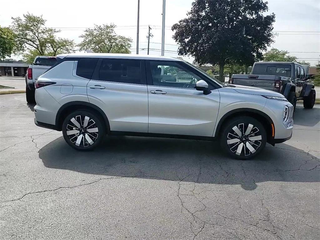 new 2025 Mitsubishi Outlander car