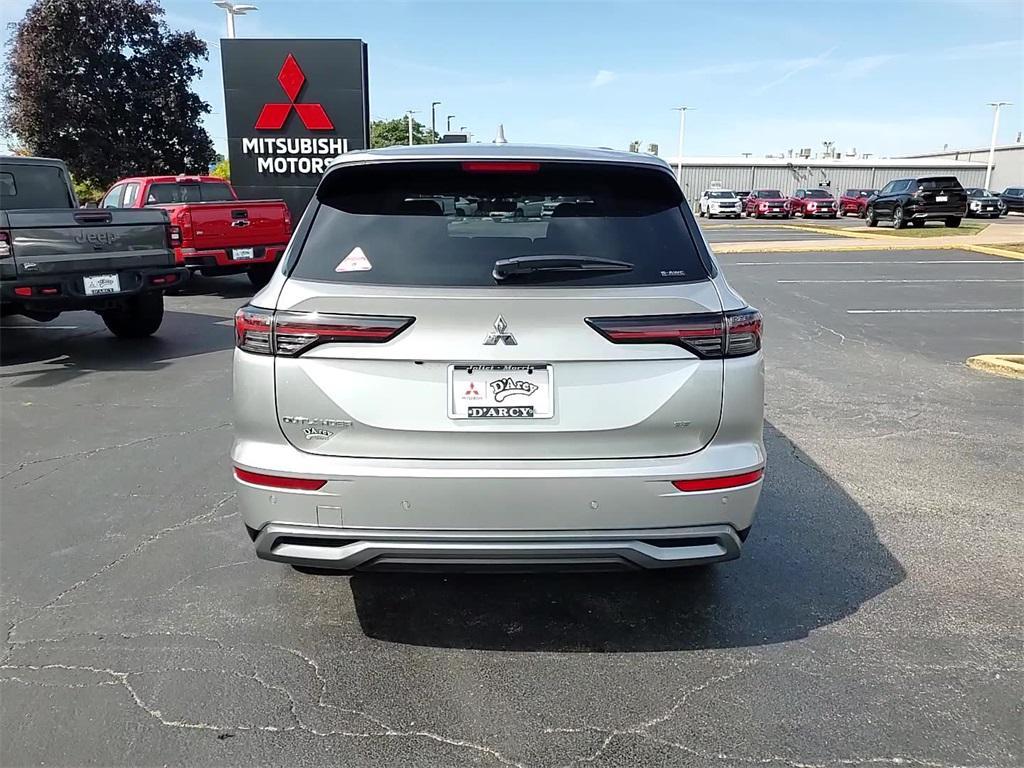 new 2025 Mitsubishi Outlander car
