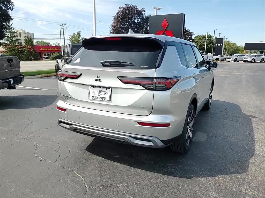 new 2025 Mitsubishi Outlander car