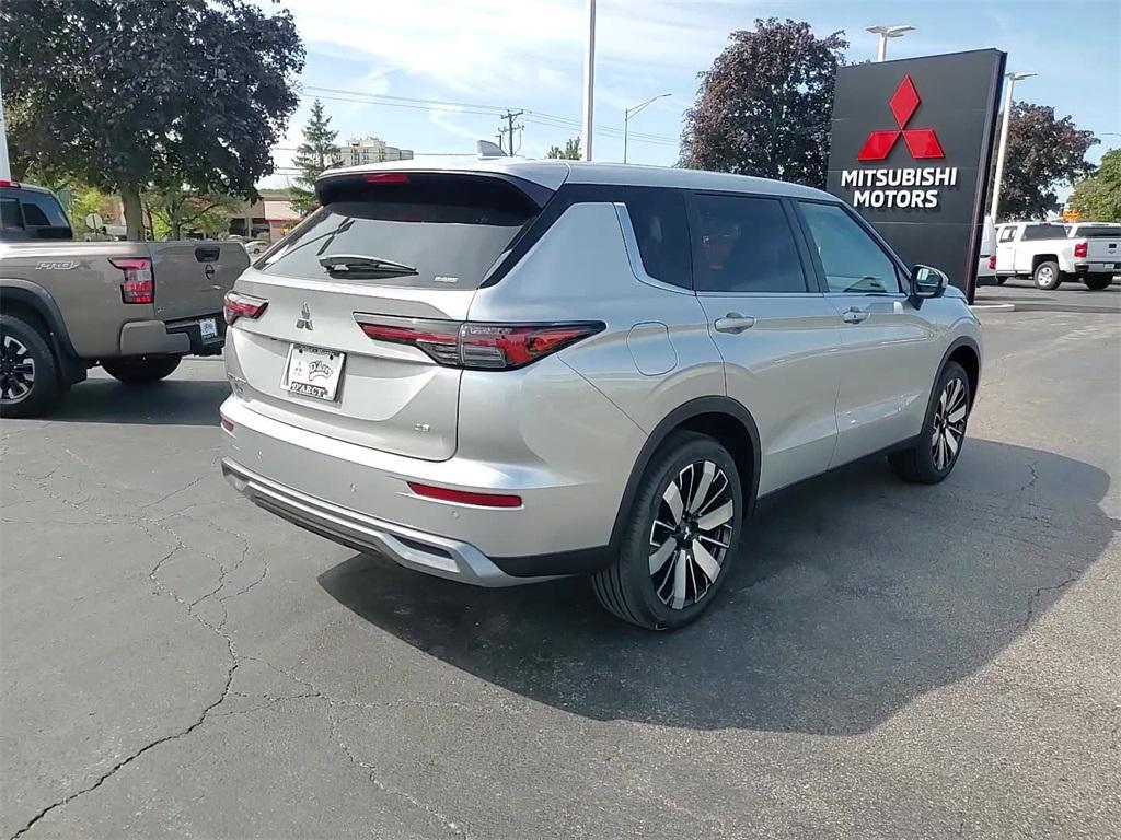 new 2025 Mitsubishi Outlander car