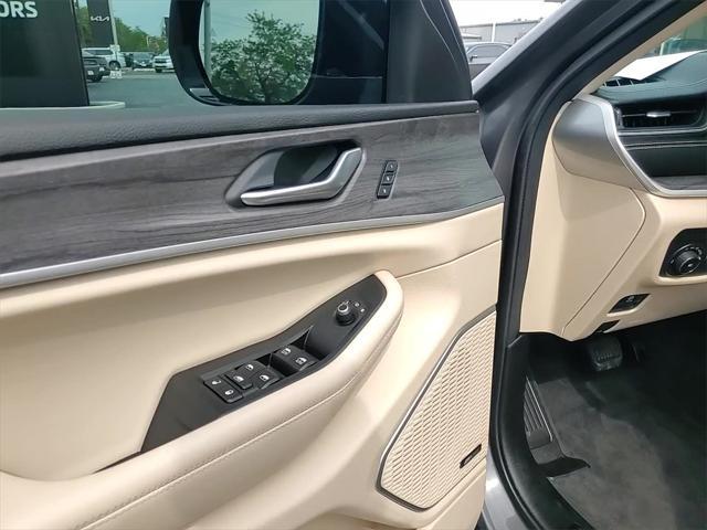 used 2022 Jeep Grand Cherokee car, priced at $29,998