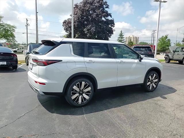 new 2025 Mitsubishi Outlander car, priced at $34,095