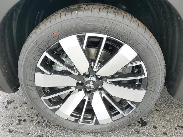 new 2025 Mitsubishi Outlander car, priced at $43,035