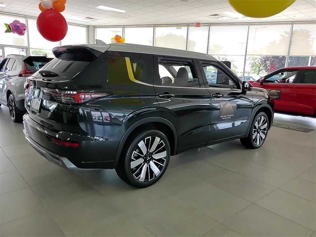 new 2025 Mitsubishi Outlander car, priced at $43,035